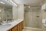 Master bathroom- Jackpine Lodge